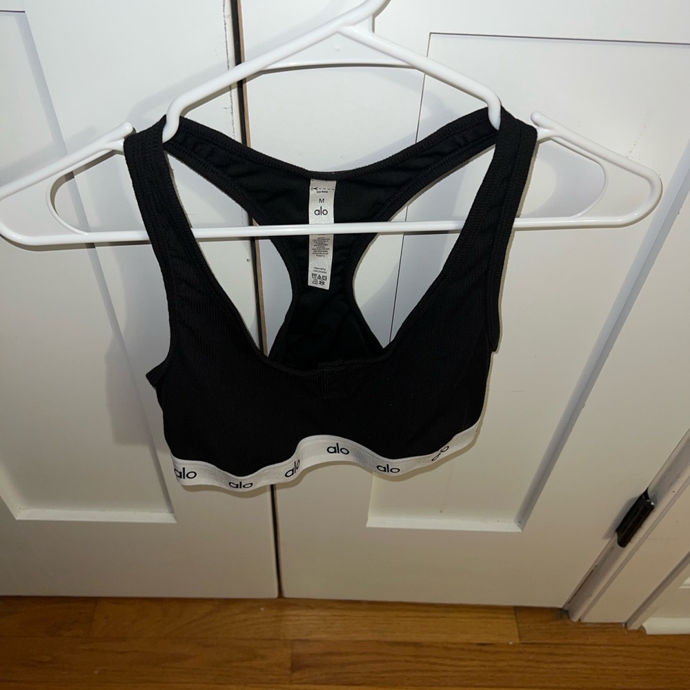 ALO Yoga Ribbed Henley Lounge Bra
